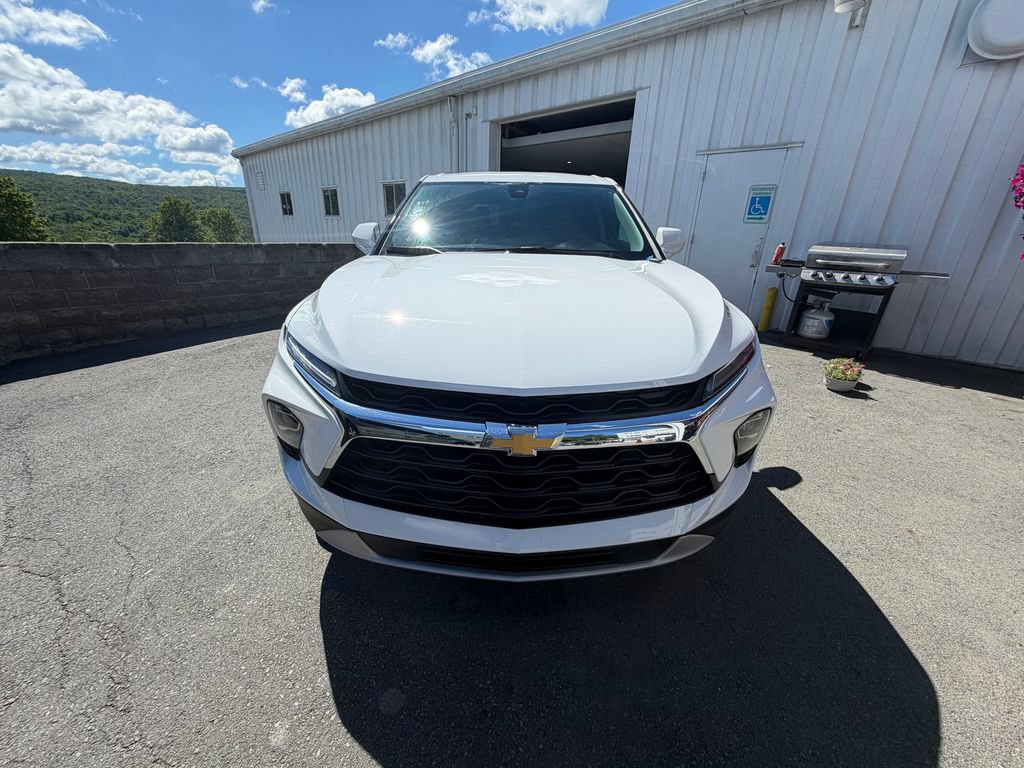 Used 2025 Chevrolet Blazer LT AWD/4WD image 8
