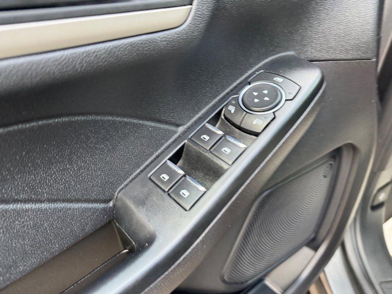 Used 2022 Ford Escape SE AWD/4WD image 17
