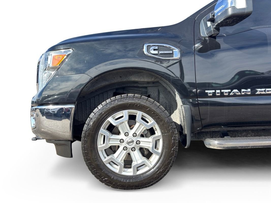 Used 2016 Nissan Titan SL image 9