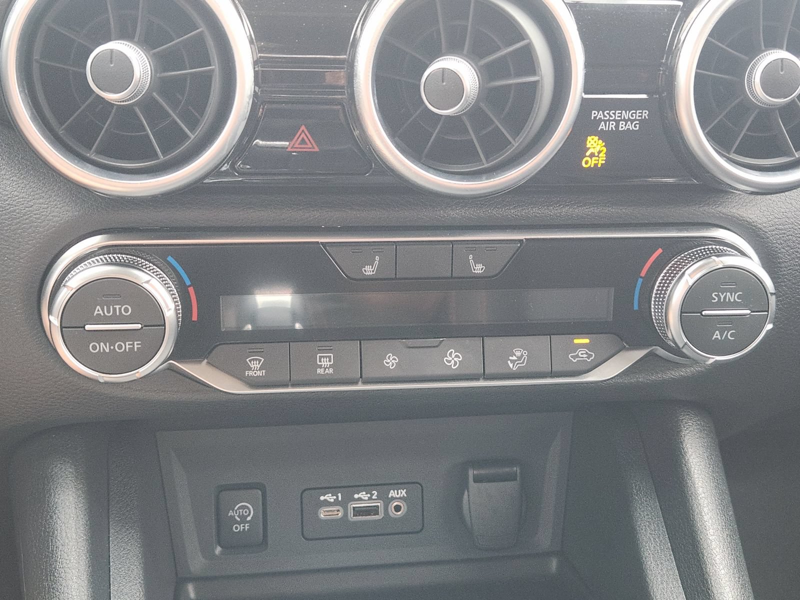 Certified 2025 Nissan Sentra SR FWD image 22