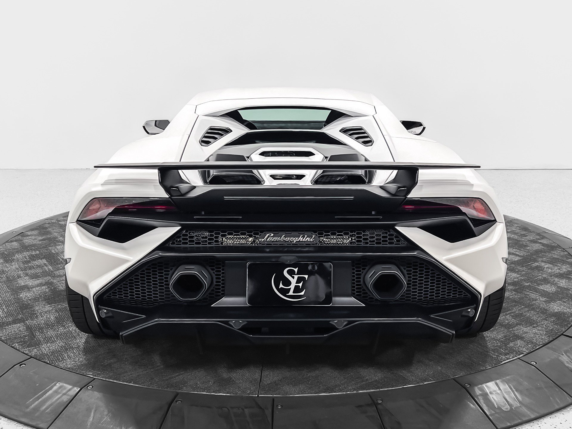 Used 2024 Lamborghini Huracan Tecnica RWD image 5