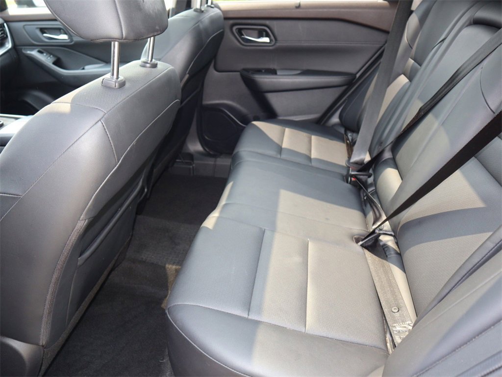 Certified 2022 Nissan Rogue SV w/ SV Premium Package image 16