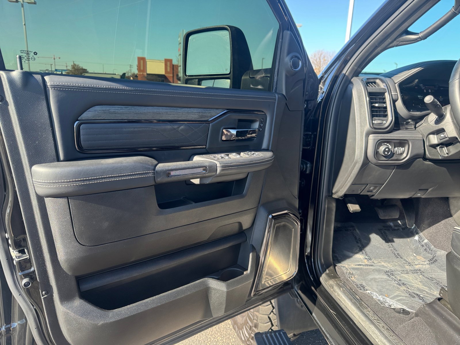 Used 2026 RAM 3500 Limited AWD/4WD image 29