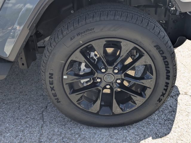 Used 2025 Jeep Wrangler Unlimited Sahara image 11