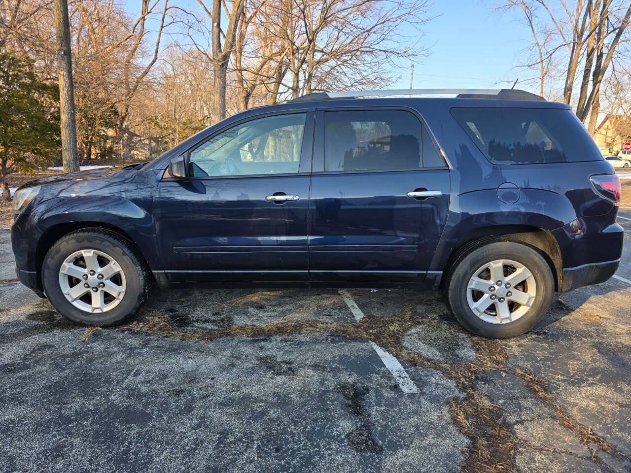 Used 2016 GMC Acadia SLE AWD/4WD image 4