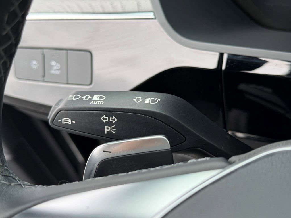 Certified 2022 Audi e-tron Premium image 36