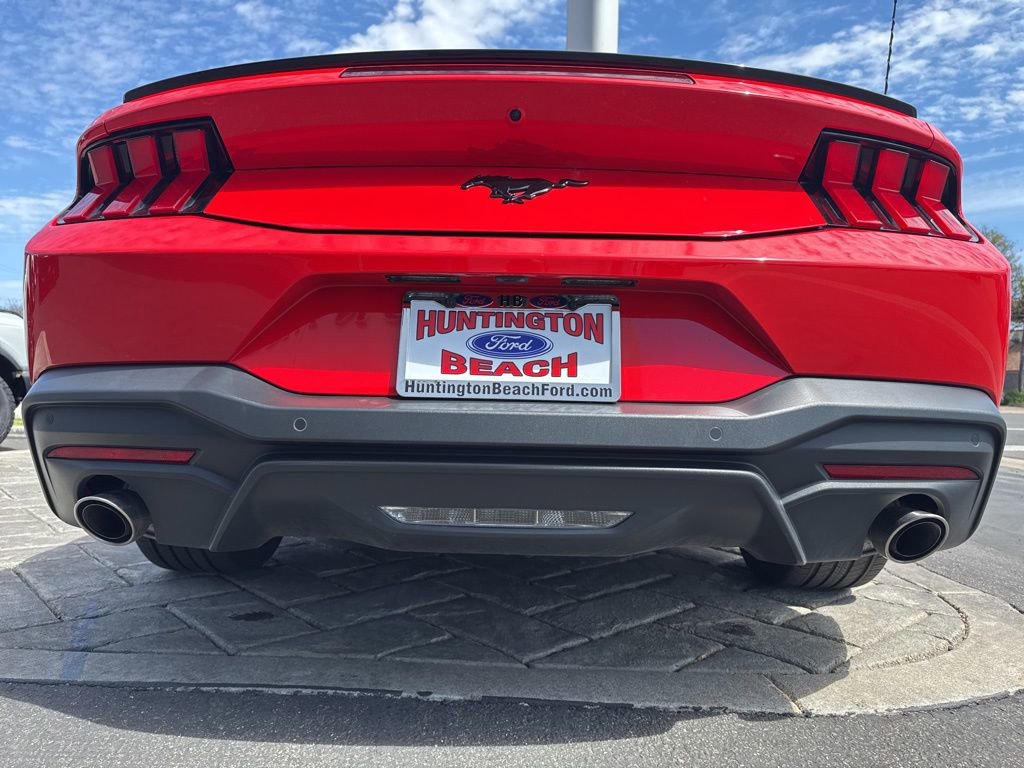 Used 2025 Ford Mustang Premium image 5