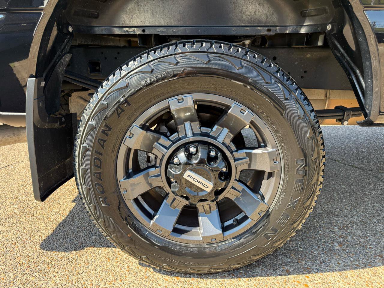 Used 2023 Ford F250 XL w/ STX Appearance Package AWD/4WD image 5