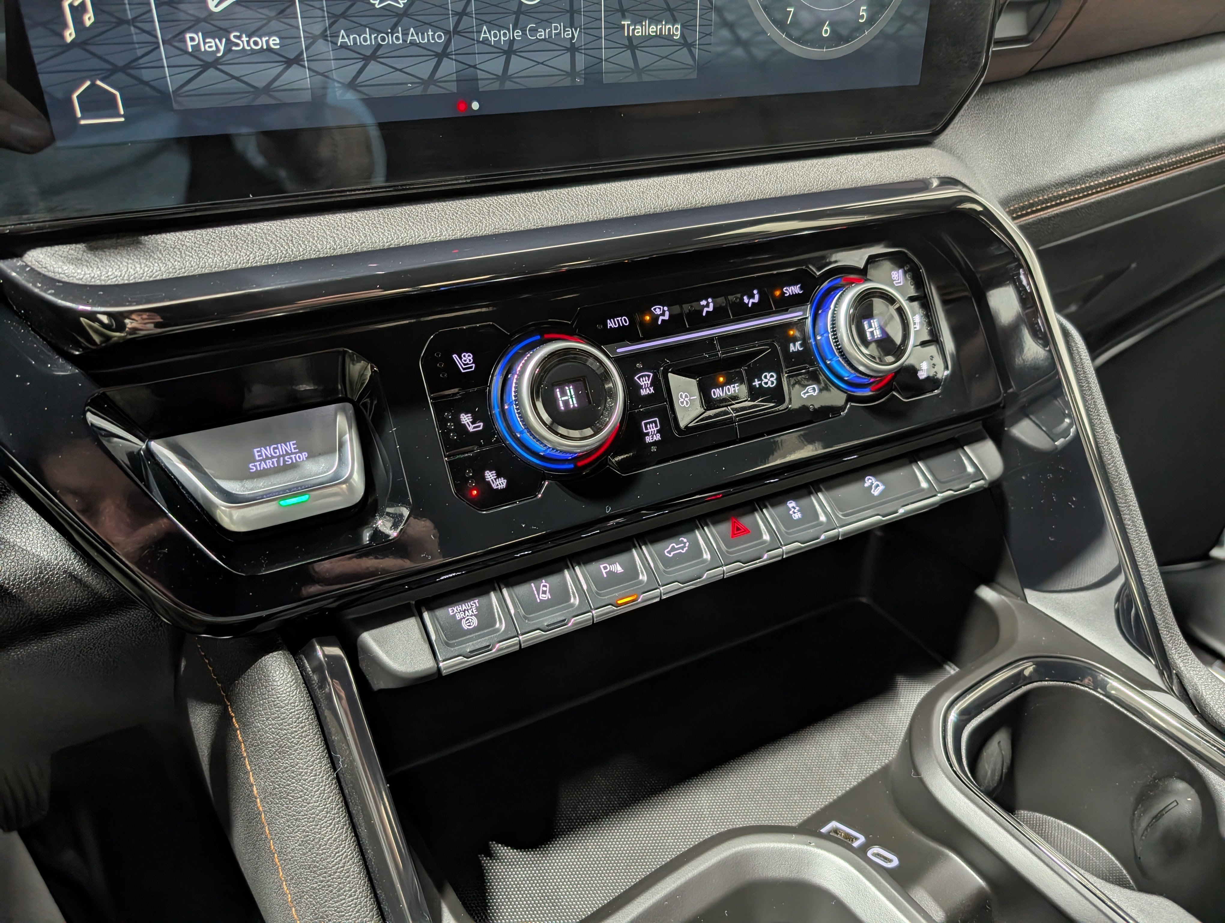 Used 2025 GMC Sierra 2500 AT4 w/ AT4 Premium Plus Package image 27