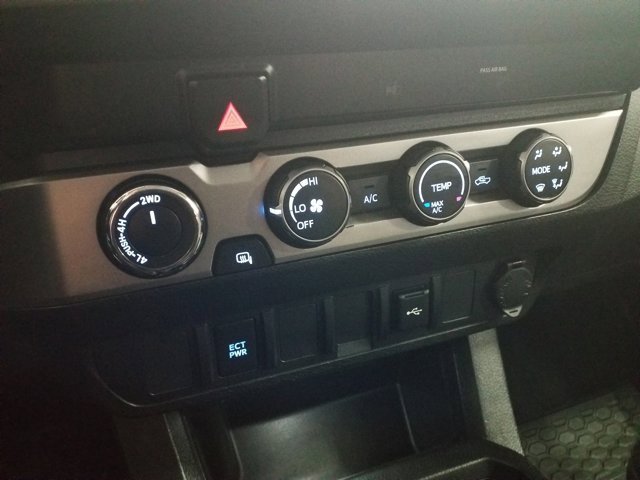 Used 2020 Toyota Tacoma SR image 7