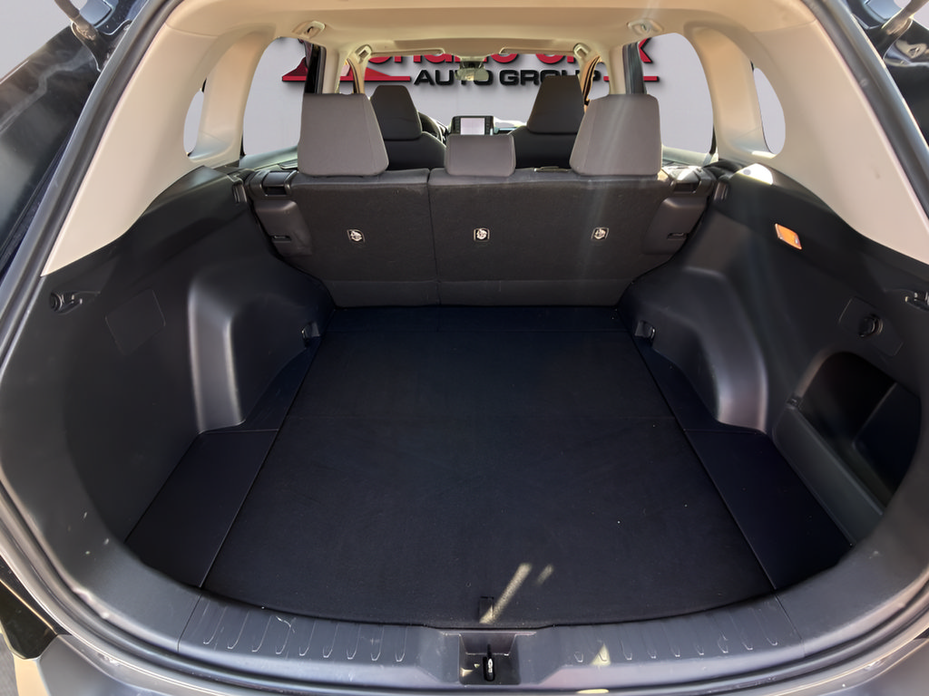 Used 2019 Toyota RAV4 XLE AWD/4WD image 9