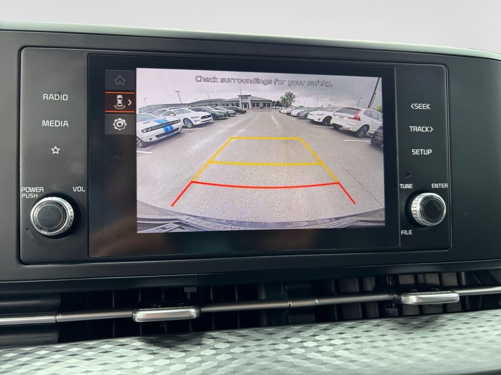 Used 2024 Kia Carnival LX FWD image 22