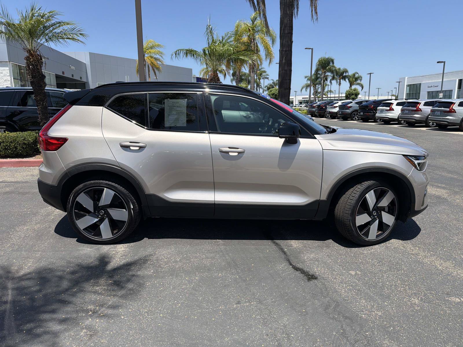 Certified 2023 Volvo XC40 Recharge Ultimate w/ Protection Package Premier AWD/4WD image 4