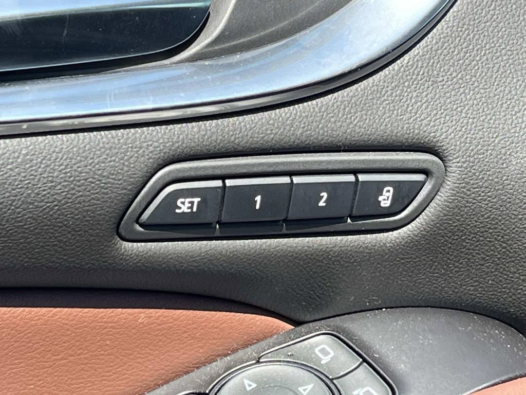 Used 2019 Buick Enclave Avenir w/ Avenir Technology Package image 27