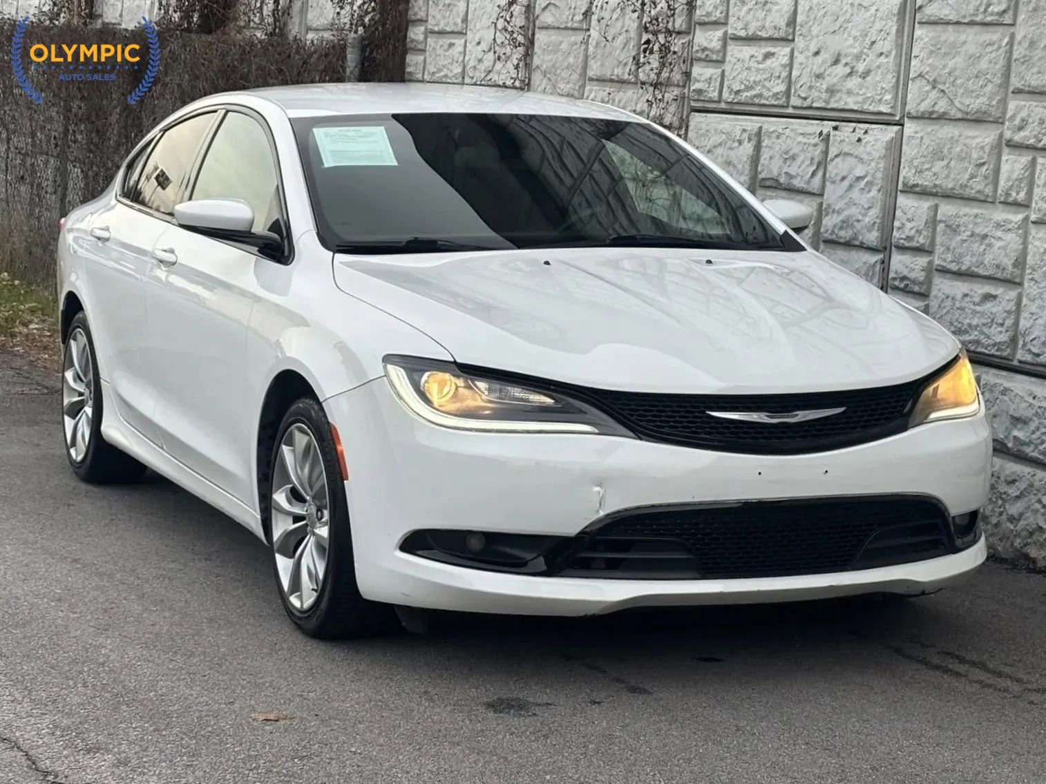 Used 2015 Chrysler 200 S FWD image 3