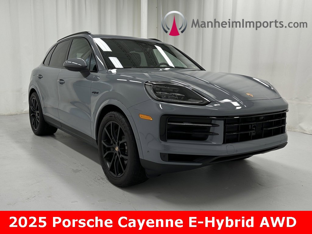 Used 2025 Porsche Cayenne E-Hybrid image 1