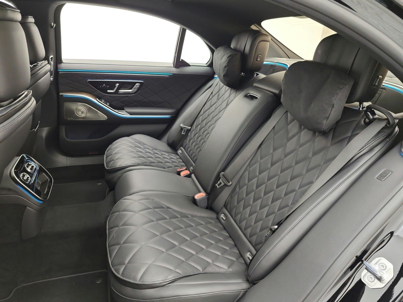 New 2027 Mercedes-Benz S 580 4MATIC Sedan image 11