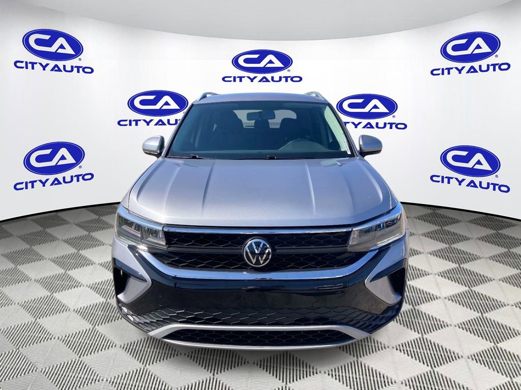 Used 2022 Volkswagen Taos SE FWD image 8