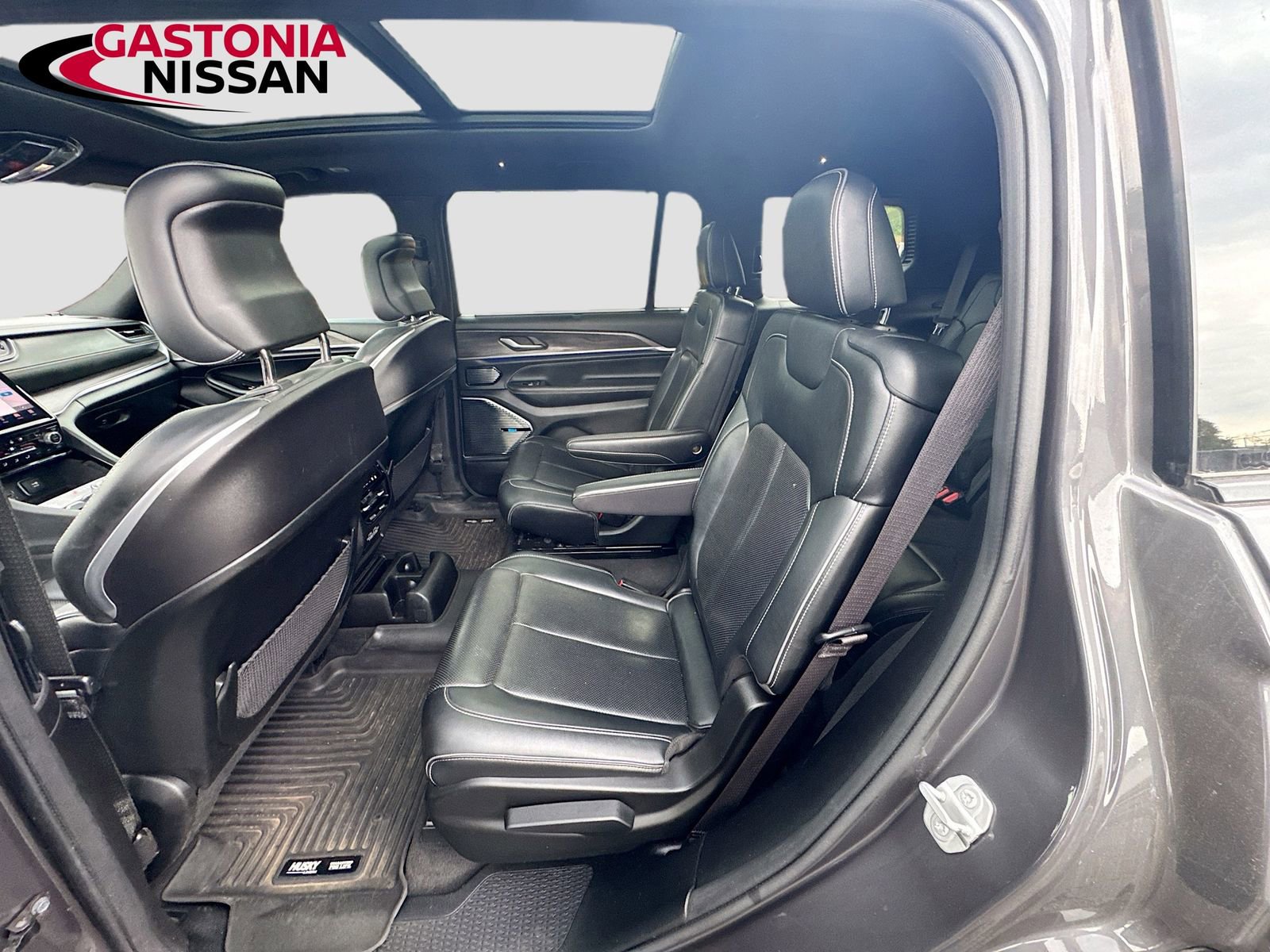 Used 2021 Jeep Grand Cherokee L Overland w/ Luxury Tech Group IV AWD/4WD image 32