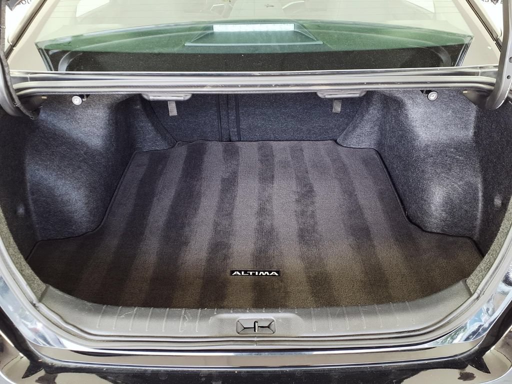 Used 2025 Nissan Altima 2.5 SV FWD image 11