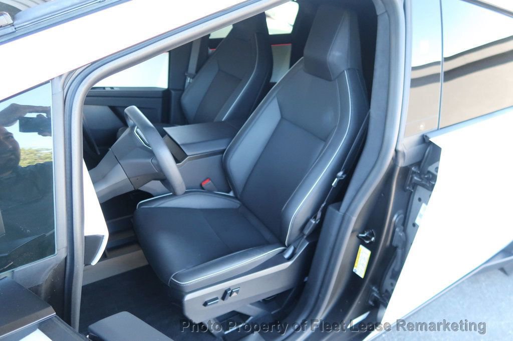 Used 2024 Tesla Cybertruck AWD Crew Cab image 11