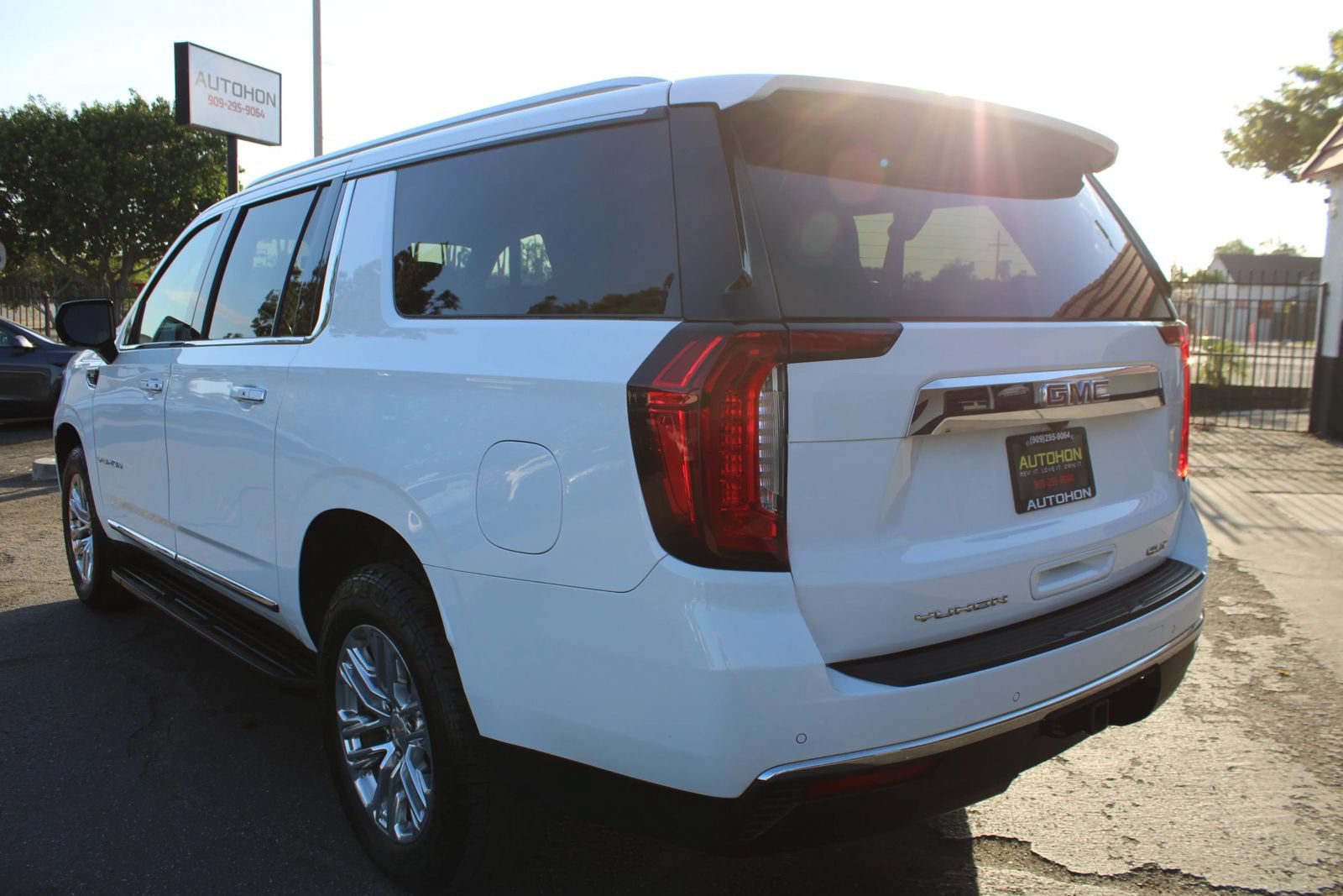 Used 2021 GMC Yukon XL SLT AWD/4WD image 40