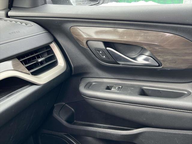 Used 2022 GMC Terrain Denali w/ Denali Premium Package AWD/4WD image 36