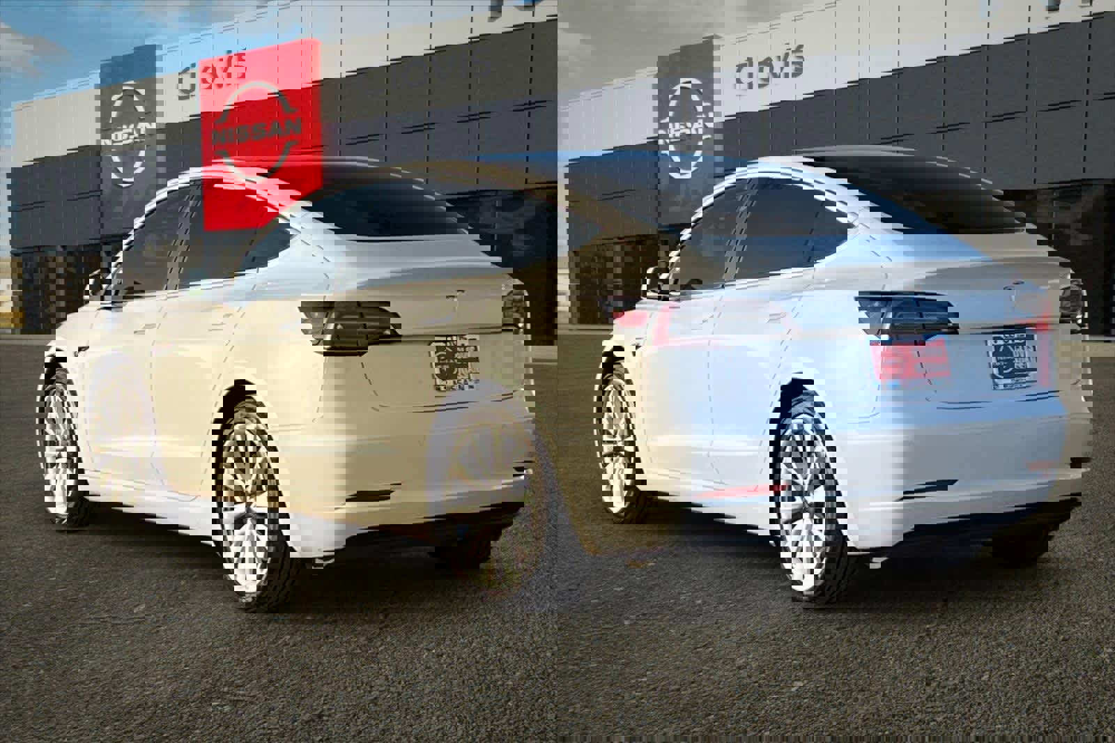 Used 2019 Tesla Model 3 Standard Range Plus image 7