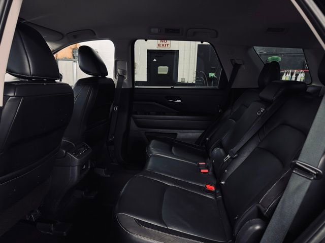 Used 2023 Nissan Pathfinder SL image 19