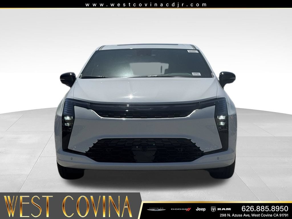 New 2027 Chrysler Pacifica Limited FWD image 3