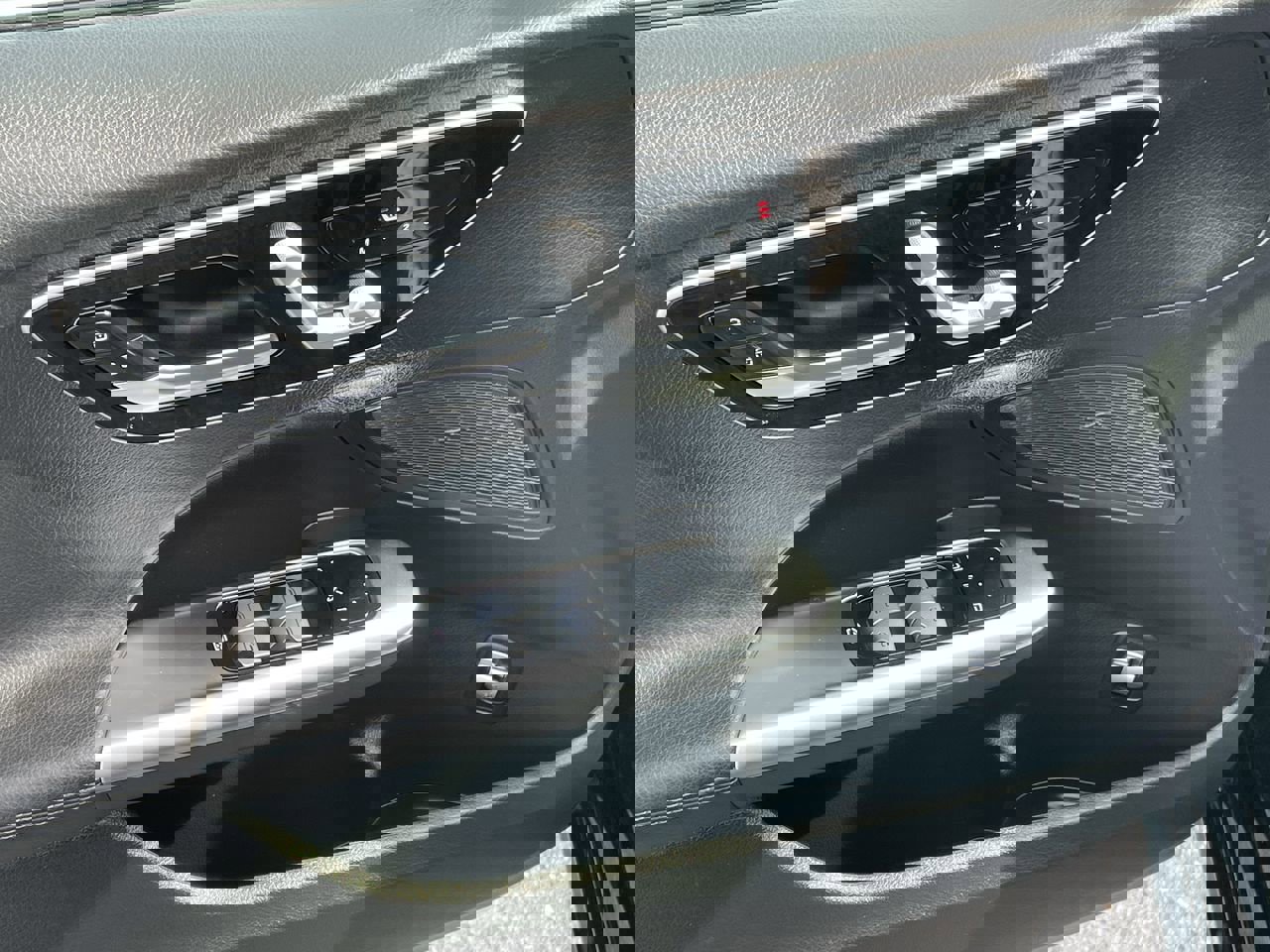 Used 2022 Mercedes-Benz C 300 4MATIC Sedan image 29