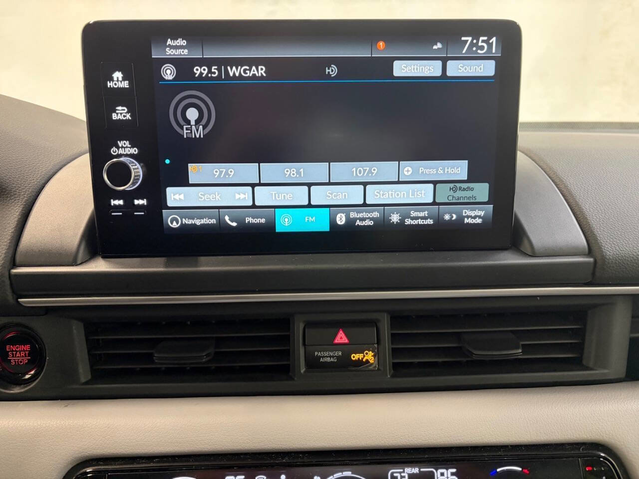 Used 2024 Honda Pilot Touring image 19