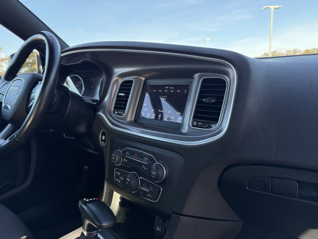 Used 2022 Dodge Charger SXT image 32