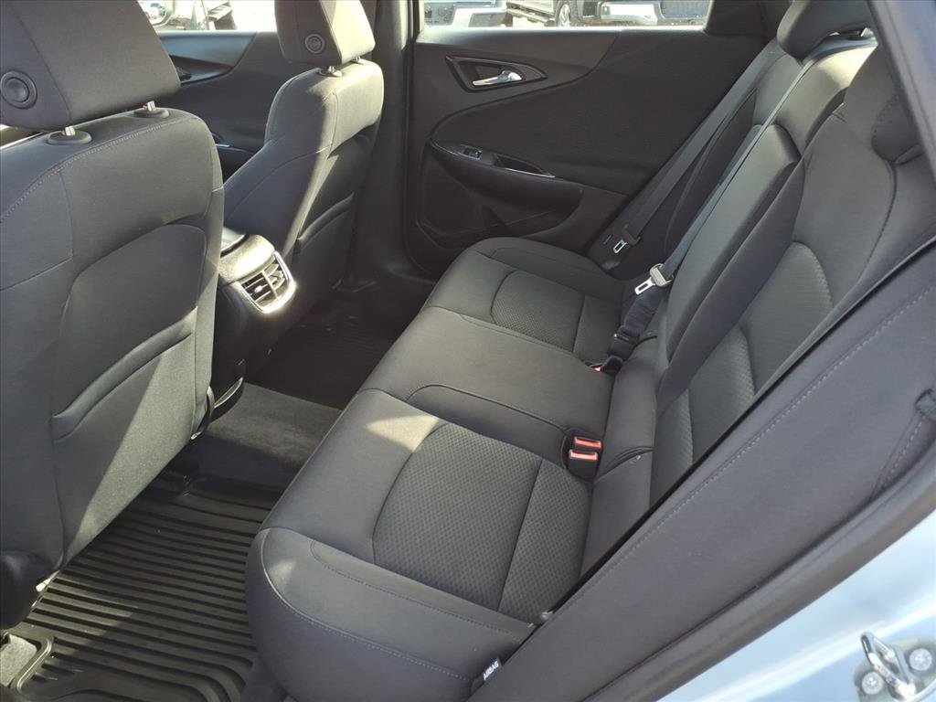 Used 2018 Chevrolet Malibu LT image 13