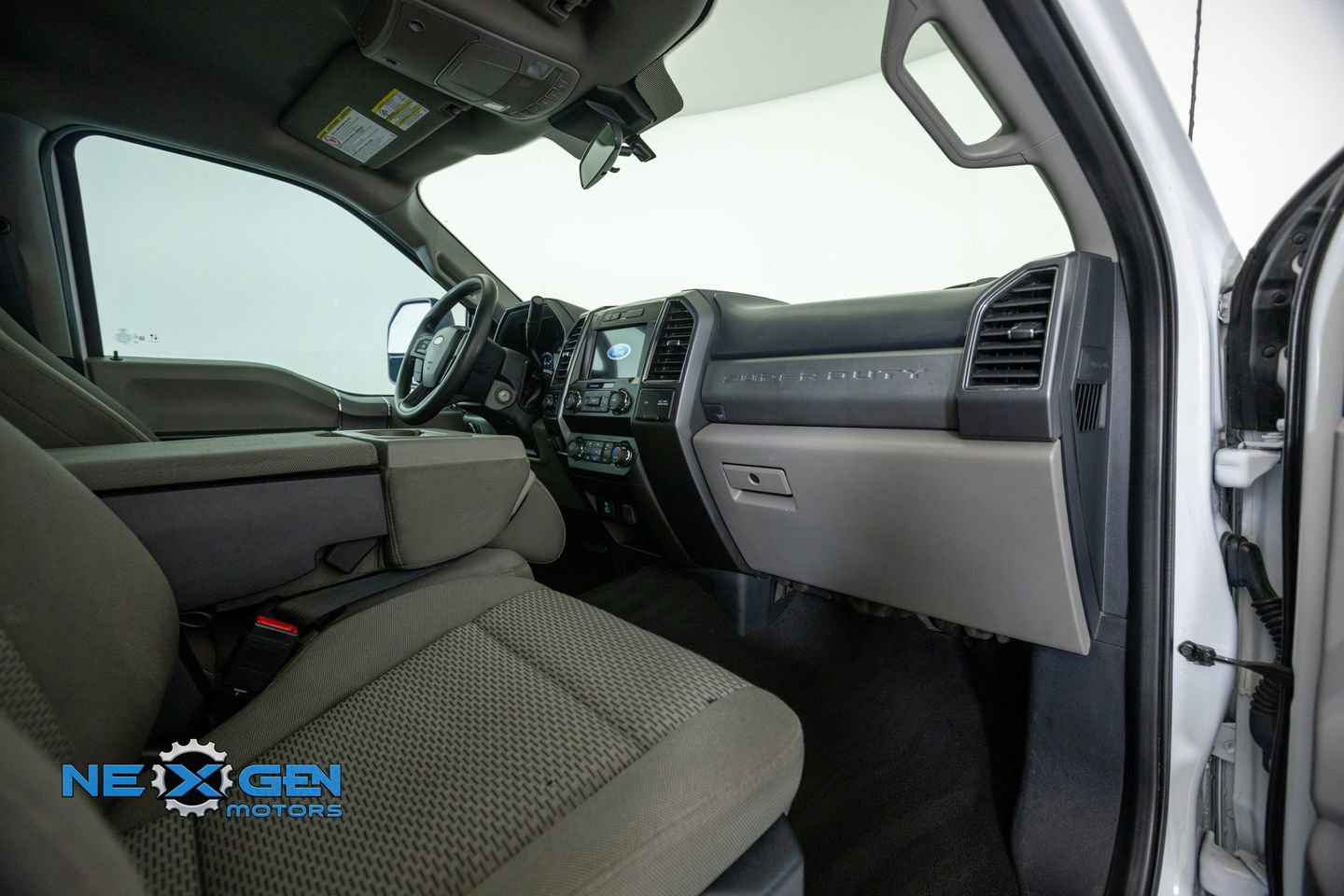Used 2022 Ford F250 XLT w/ XLT Premium Package AWD/4WD image 43