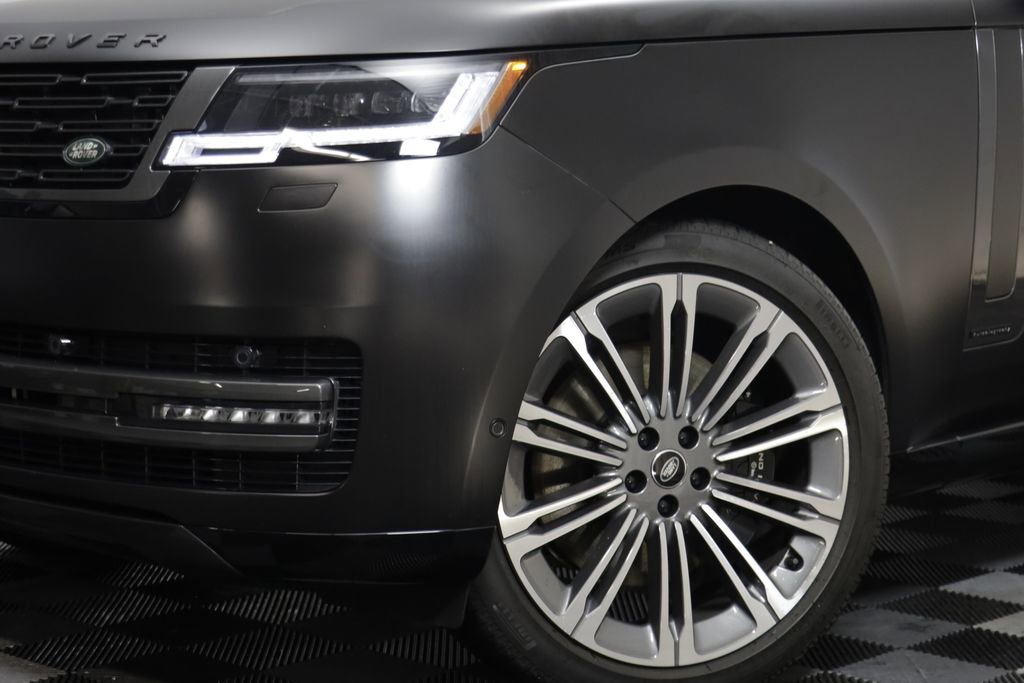 Certified 2025 Land Rover Range Rover Long Wheelbase Autobiography AWD/4WD image 3