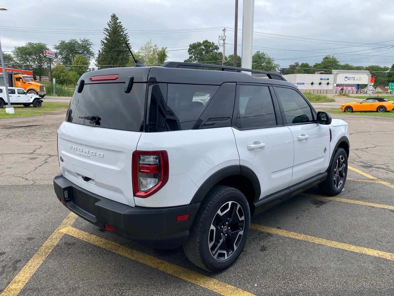 Used 2021 Ford Bronco Sport Outer Banks AWD/4WD image 6