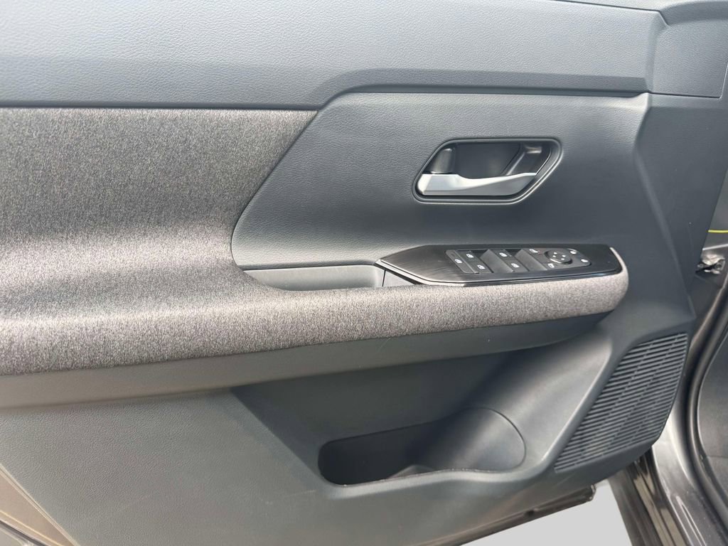 Used 2026 Nissan Kicks SV w/ SV Premium Package AWD/4WD image 15
