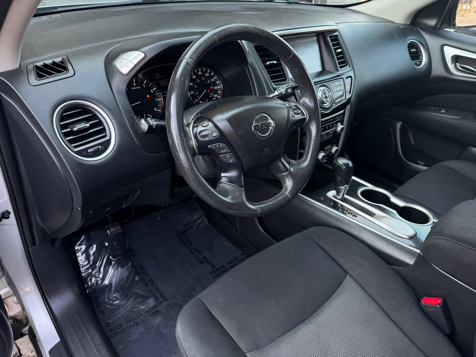 Used 2017 Nissan Pathfinder SV FWD image 10