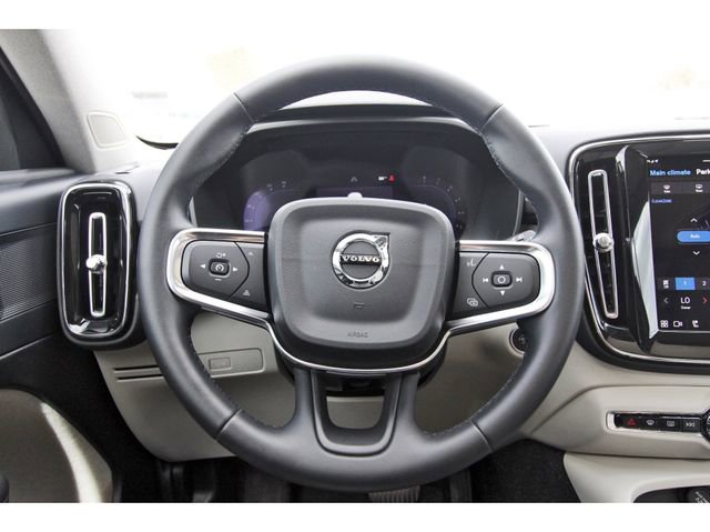 Used 2025 Volvo XC40 B5 Plus w/ Protection Package Premier image 14