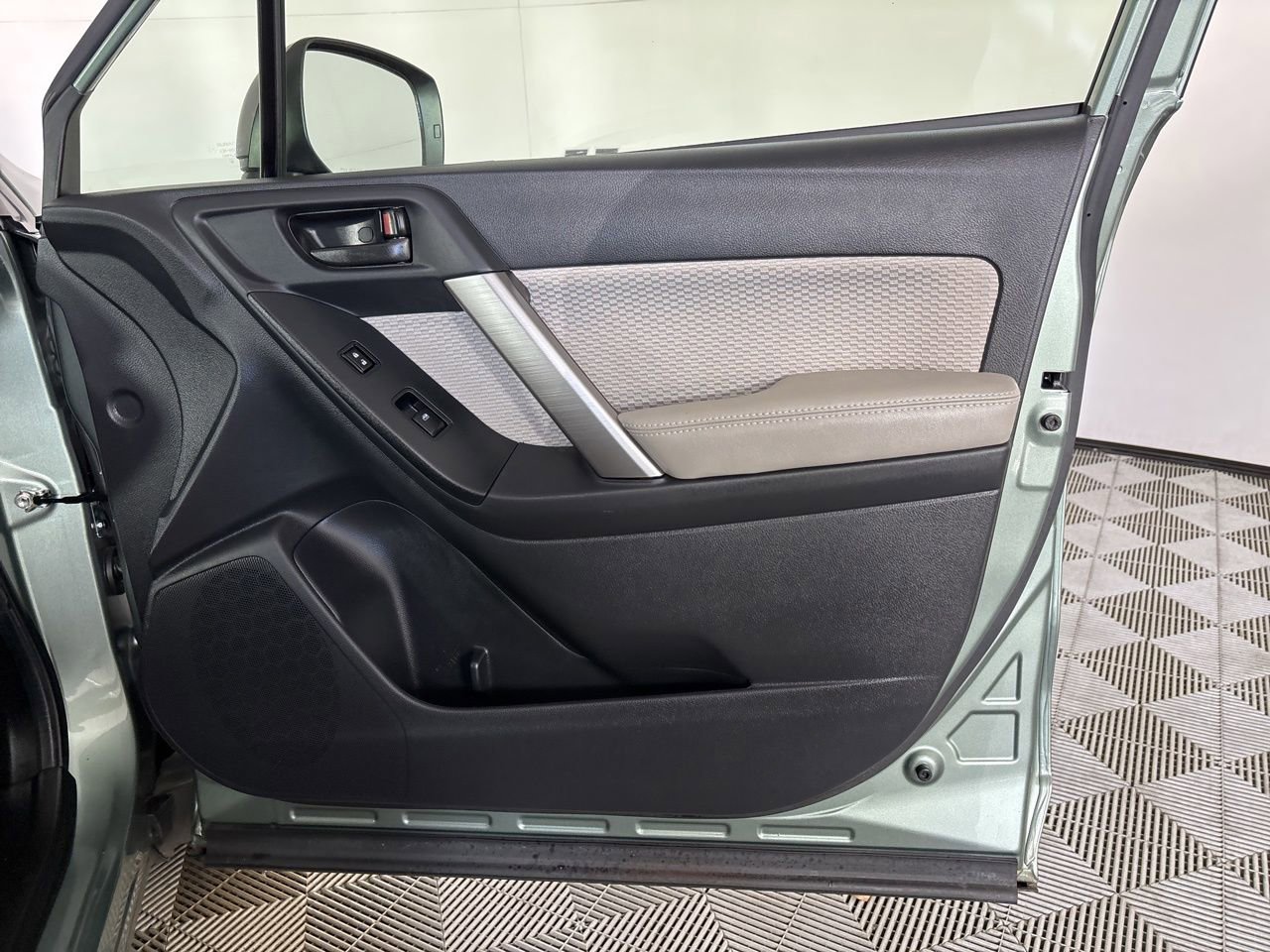 Used 2017 Subaru Forester 2.5i image 25