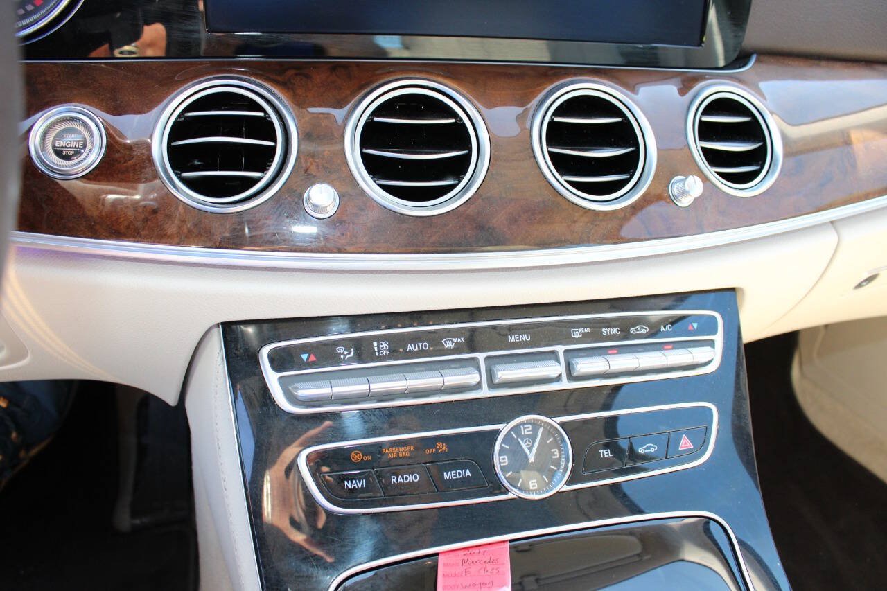 Used 2017 Mercedes-Benz E 400 4MATIC Wagon image 17