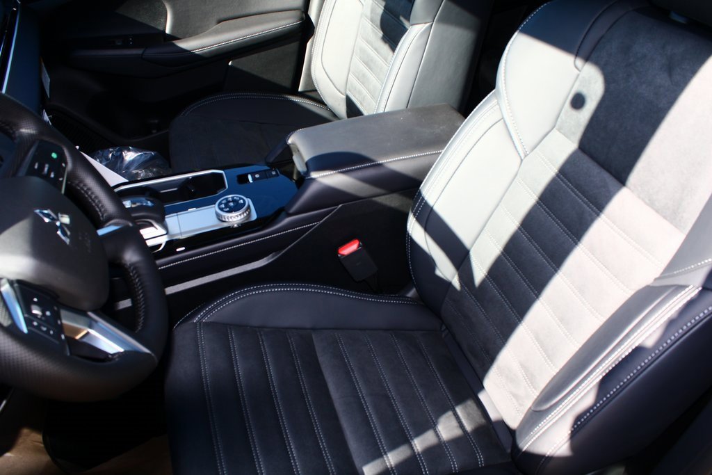 New 2026 Mitsubishi Outlander Trail Edition image 2