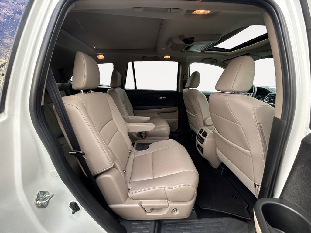 Used 2019 Honda Pilot Elite image 12