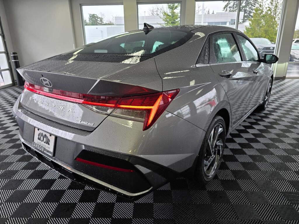 New 2026 Hyundai Elantra Limited image 4