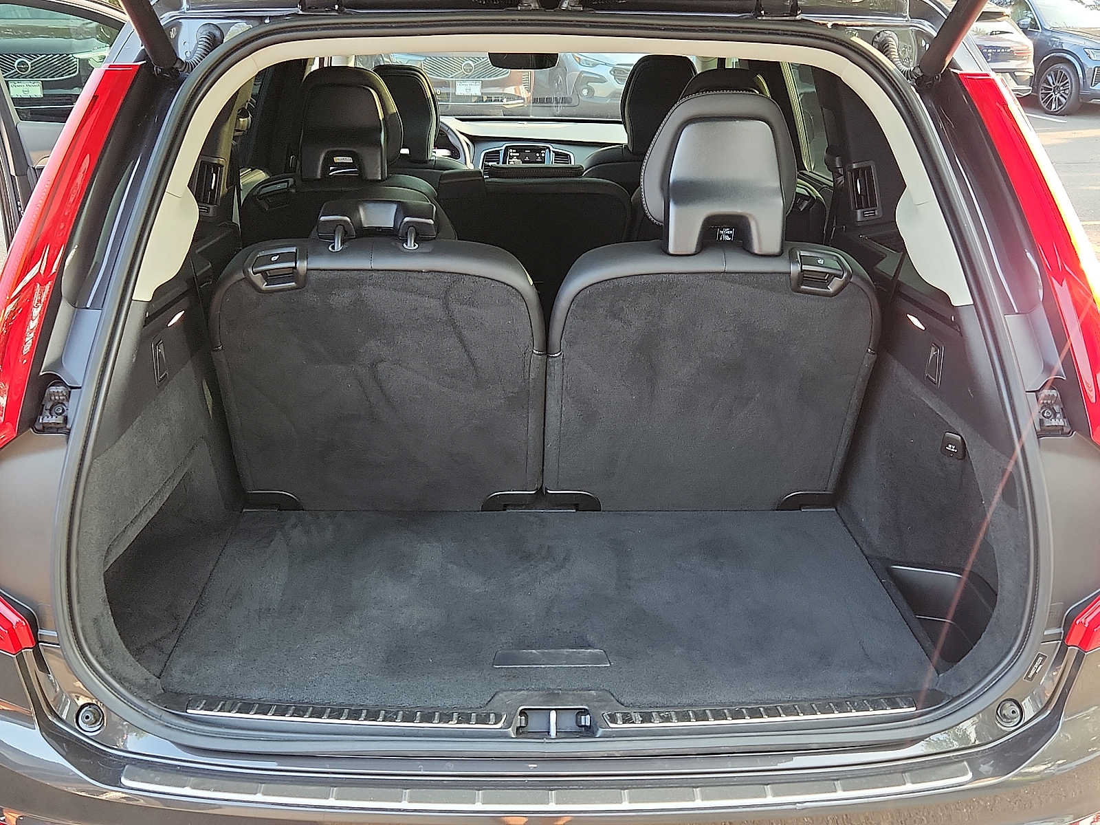 Certified 2024 Volvo XC90 T8 Ultimate w/ Protection Package Premier AWD/4WD image 26
