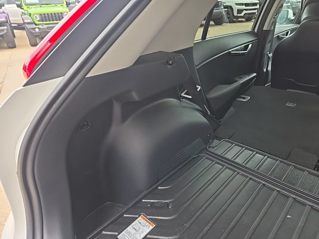Used 2024 Kia Niro EX FWD image 88
