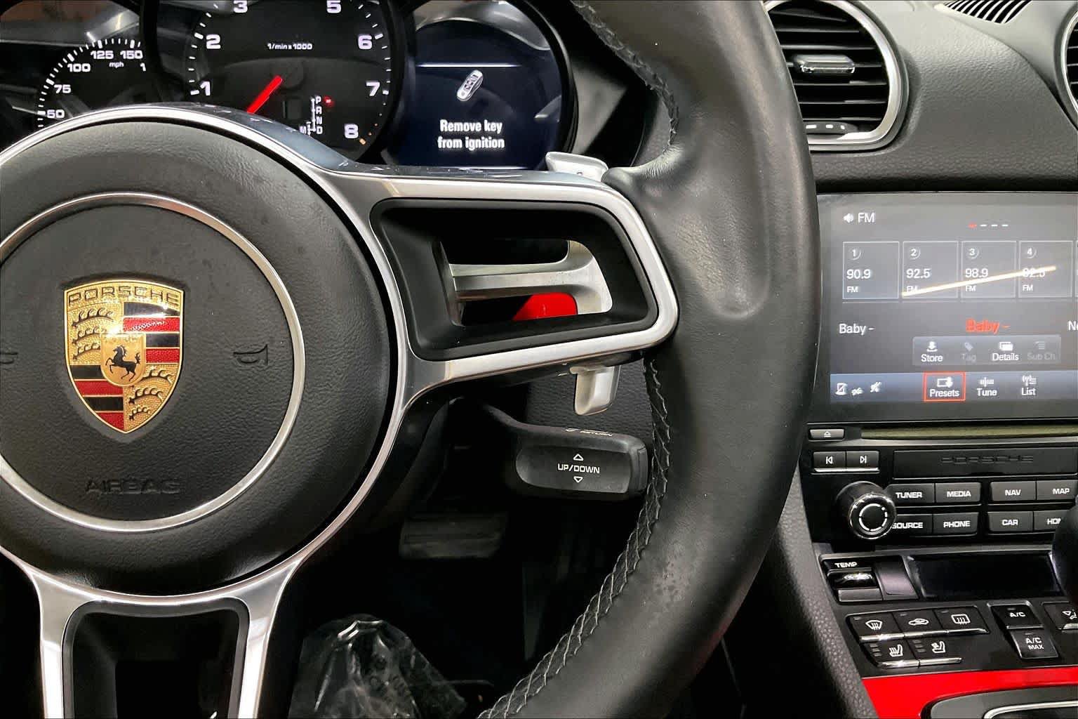 Used 2018 Porsche 718 Boxster RWD image 19