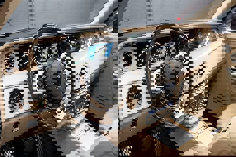 Used 2019 Rolls-Royce Phantom Sedan image 19