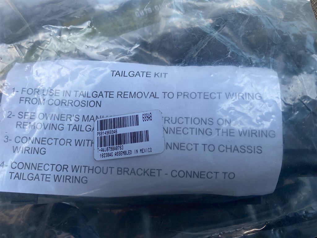 Used 2018 RAM 1500 Express RWD image 14
